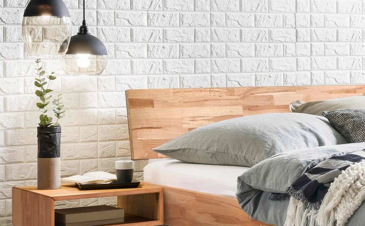 Asti massief houten bed Beuken Naturel detail hoofdbord met jose nachtkastje