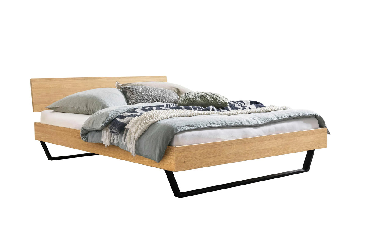Asti massief houten bed Eiken Bianco zwarte poten vrijstaand