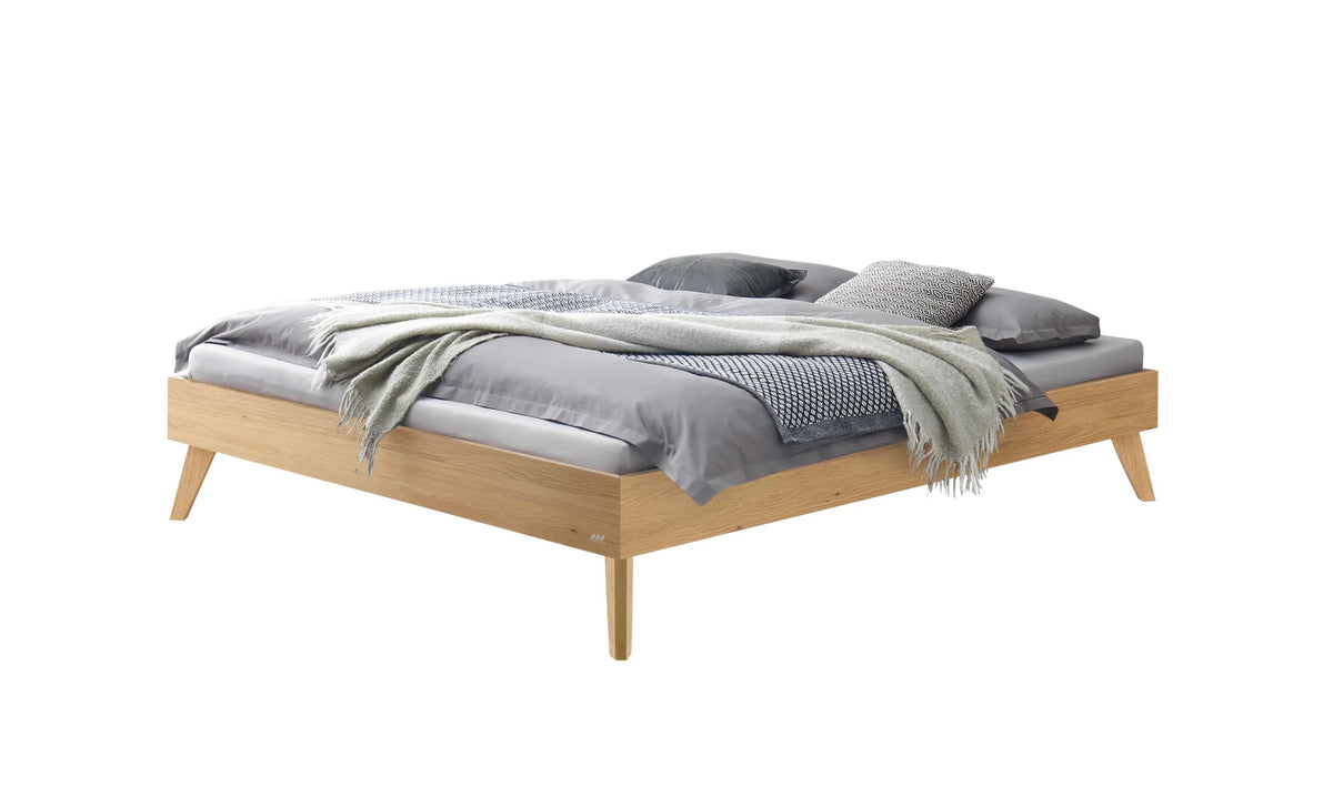 Calvari massief houten bed Eiken Bianco vrijstaand