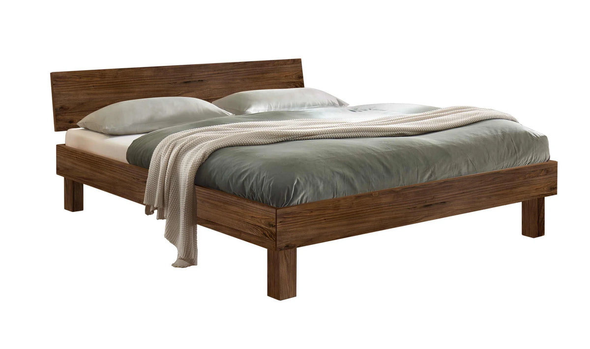 Forti massief houten bed Walnoot vrijstaand